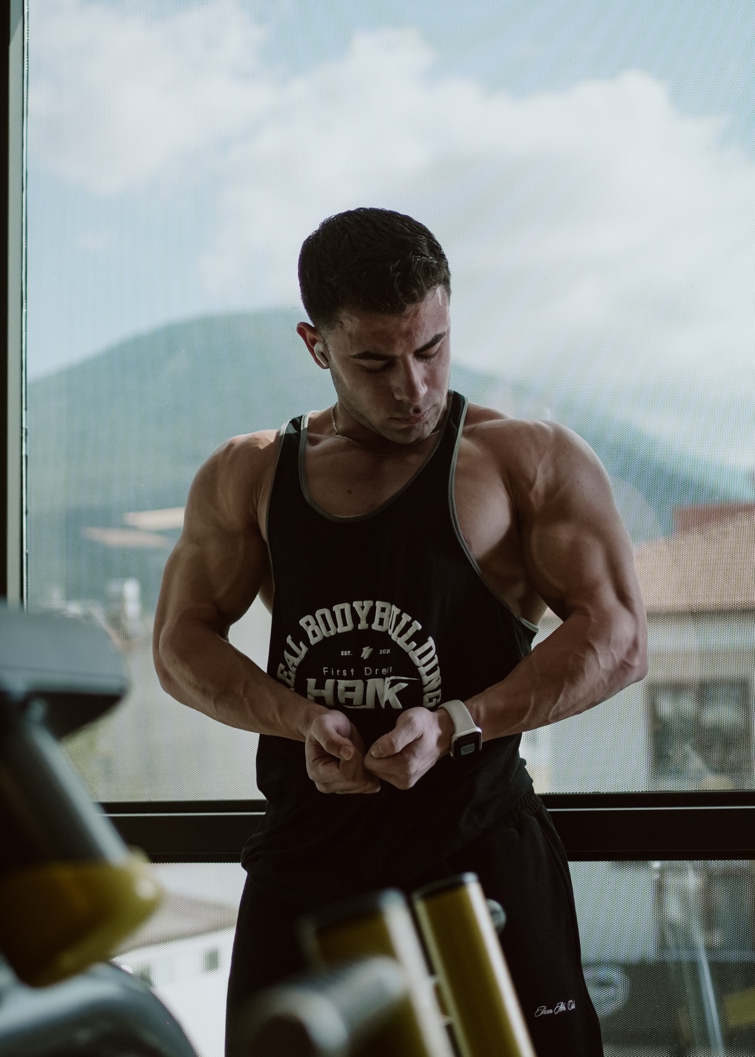 Fethi Özdemir spor salonunda