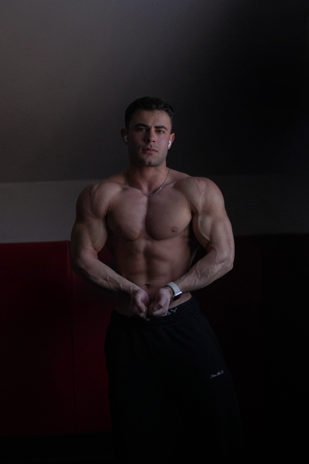 Fethi Özdemir fitness pozu